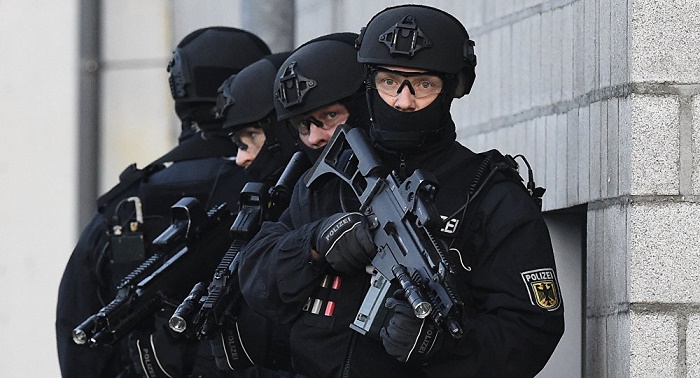 German GSG 9 Special Unit, helicopters will search for Munich shooters
